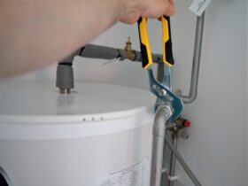 How Plumbers Prepare Homes for Winter Freezing Conditions