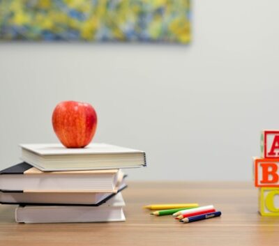 Arduino for Education: Using Starter Kits in Schools Arduino for Education: Using Starter Kits in Schools