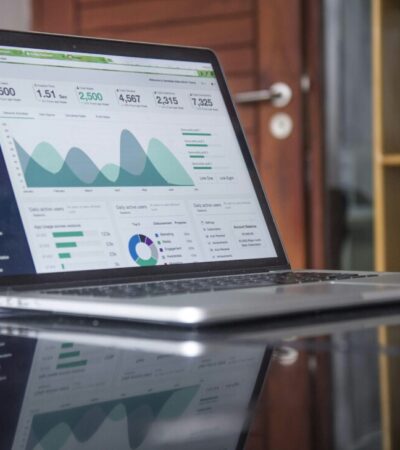 Marketing Automation Platforms: How to Leverage LinkedIn to Educate & Convert Buyers Marketing Automation Platforms: How to Leverage LinkedIn to Educate & Convert Buyers